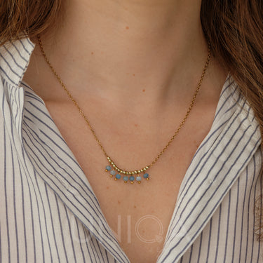 Aquamarine beaded bar Necklace | 18 kt gold plated steel