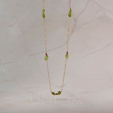 Collana lunga con pietre Peridoto e Rubino