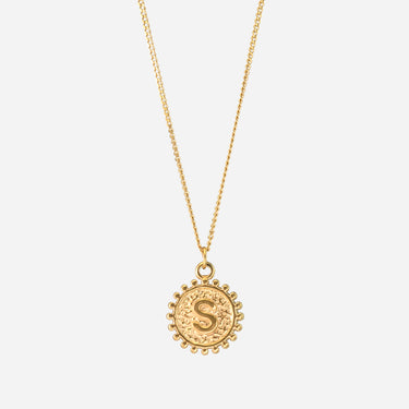 Initial necklace round pendant | 18 kt gold plated steel